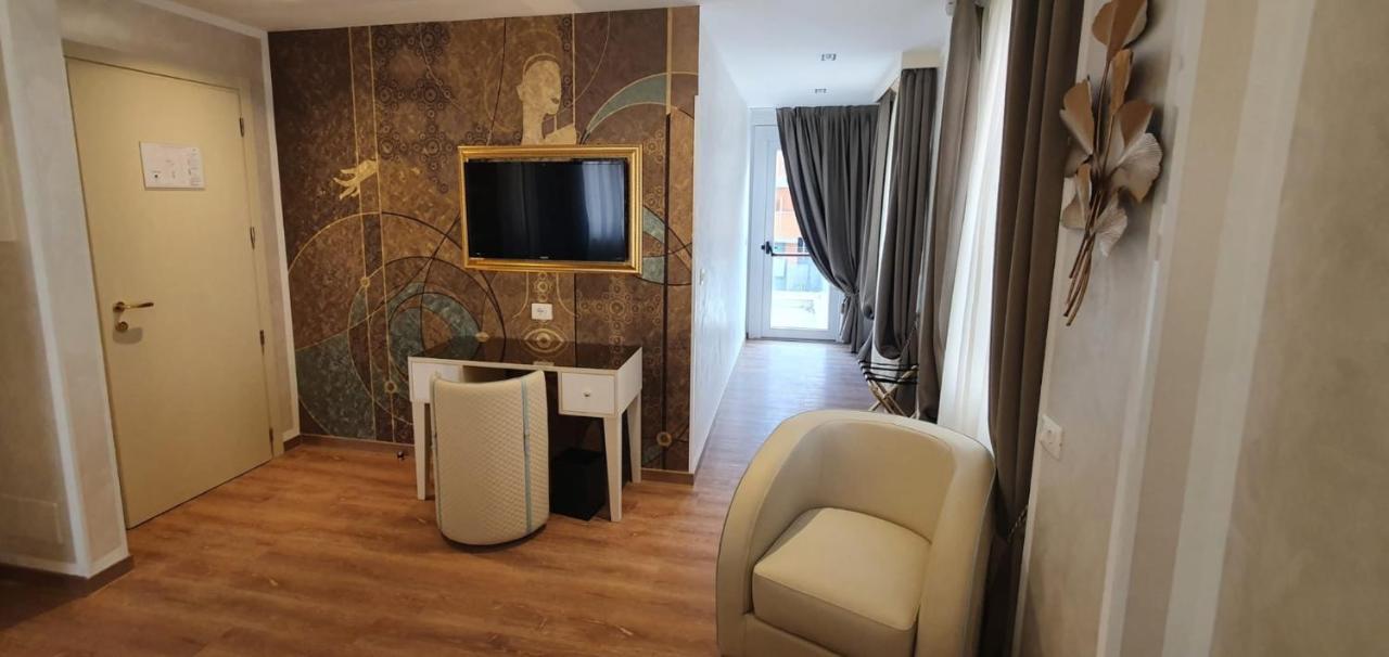 רימיני Amsterdam Suite Hotel & Spa מראה חיצוני תמונה
